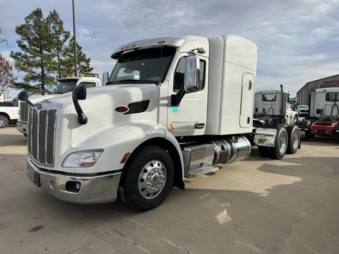 2021 Peterbilt 579 Base