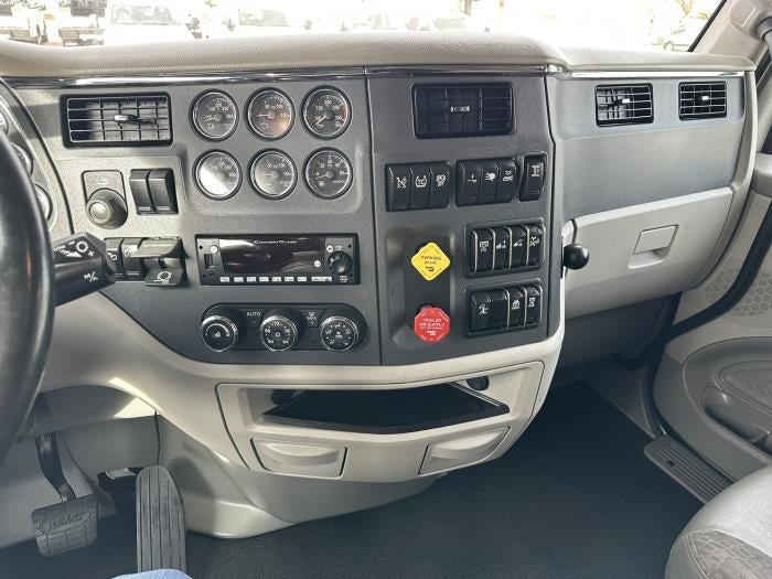 2021 Peterbilt 579 Base