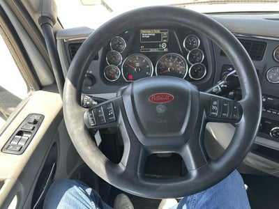 2021 Peterbilt 579 Base