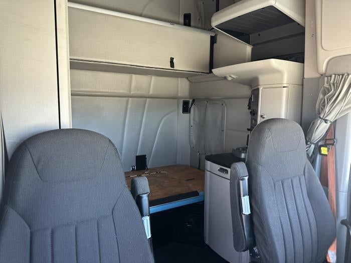 2021 Peterbilt 579 Base