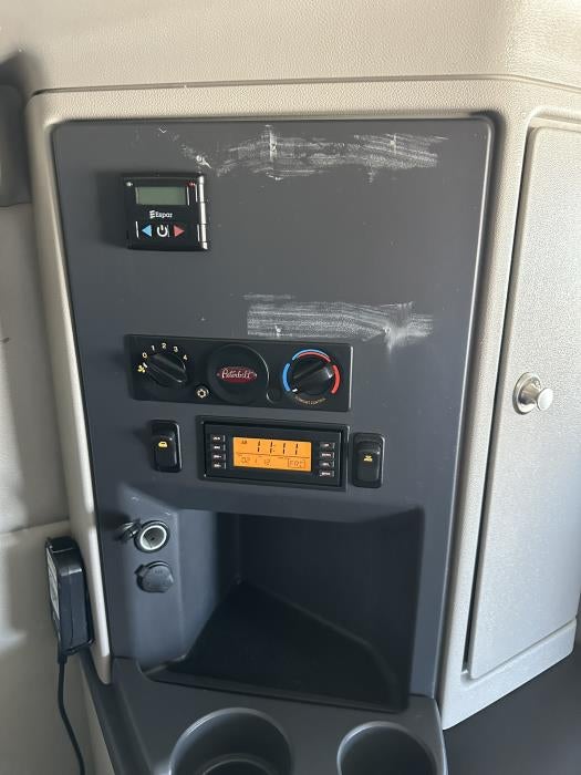 2021 Peterbilt 579 Base