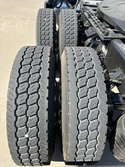 2021 Peterbilt 579 Base