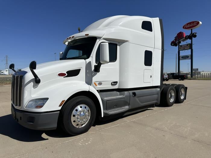 2021 Peterbilt 579 Base