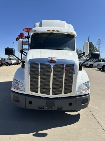 2021 Peterbilt 579 Base