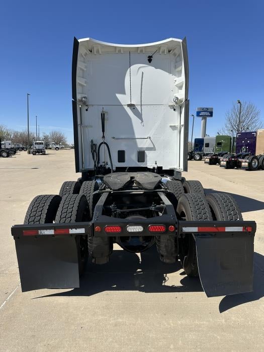 2021 Peterbilt 579 Base