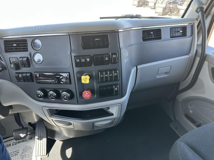 2021 Peterbilt 579 Base