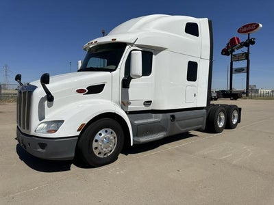 2021 Peterbilt 579 Base