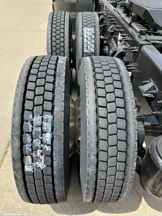 2021 Peterbilt 579 Base