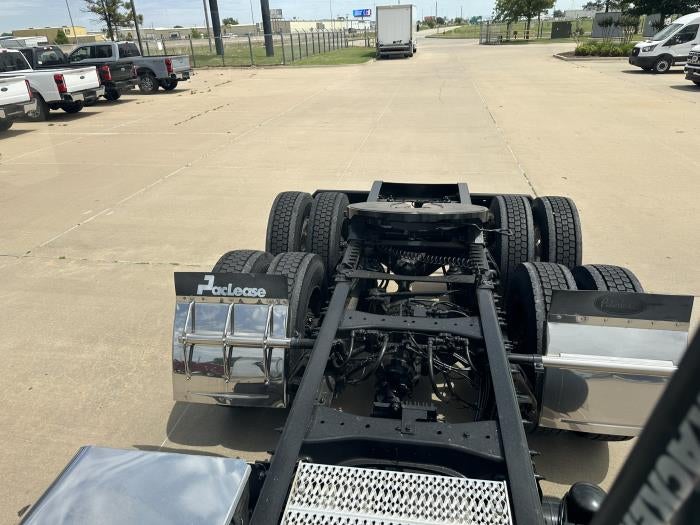 2021 Peterbilt 579 Base