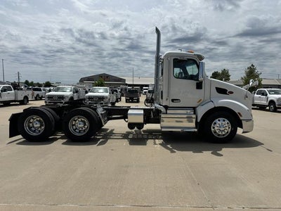 2021 Peterbilt 579 Base