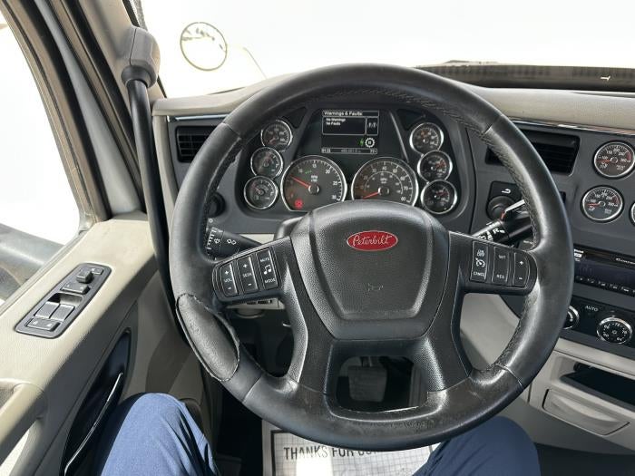 2021 Peterbilt 579 Base