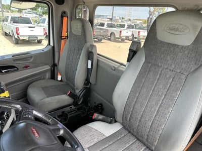 2021 Peterbilt 579 Base