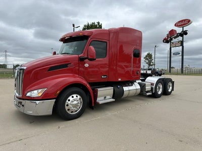 2025 Peterbilt 579 Base