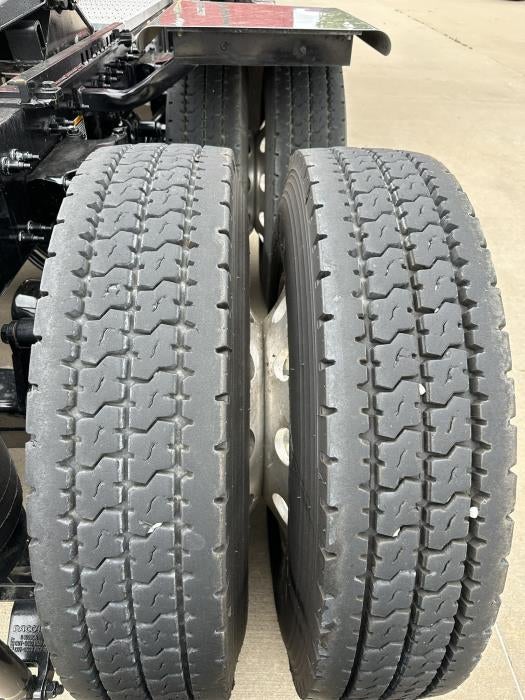 2025 Peterbilt 579 Base