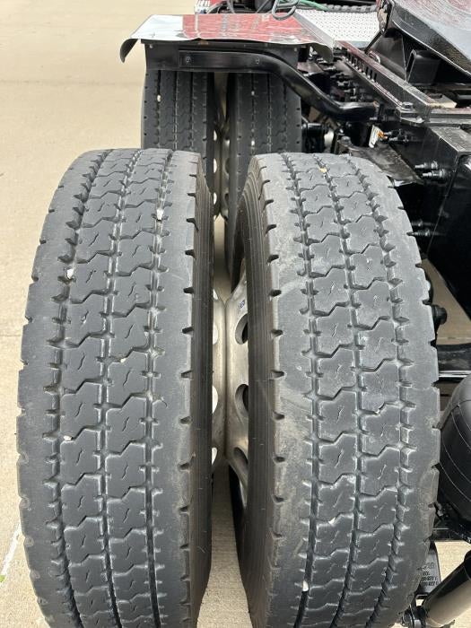 2025 Peterbilt 579 Base