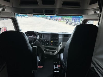 2025 Peterbilt 579 Base