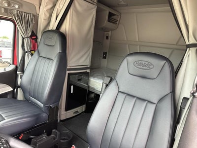 2025 Peterbilt 579 Base