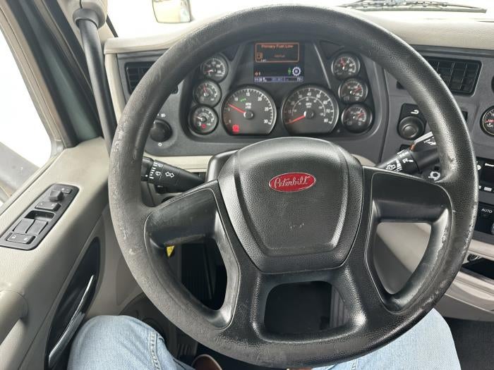 2021 Peterbilt 579 Base