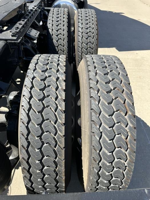 2021 Peterbilt 579 Base