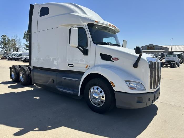 2021 Peterbilt 579 Base