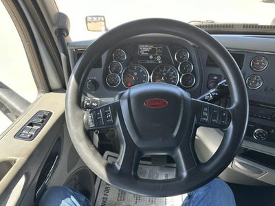 2021 Peterbilt 579 Base