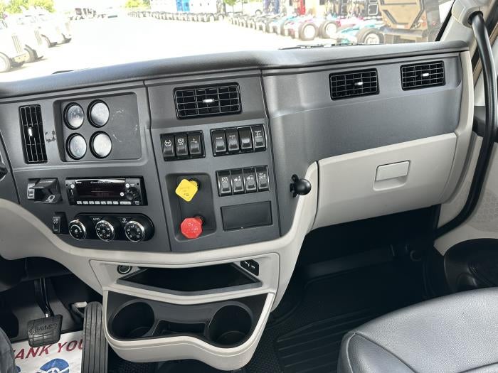 2023 Peterbilt 567 Base