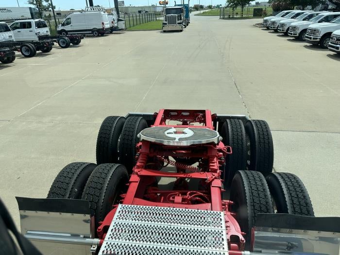2023 Peterbilt 567 Base