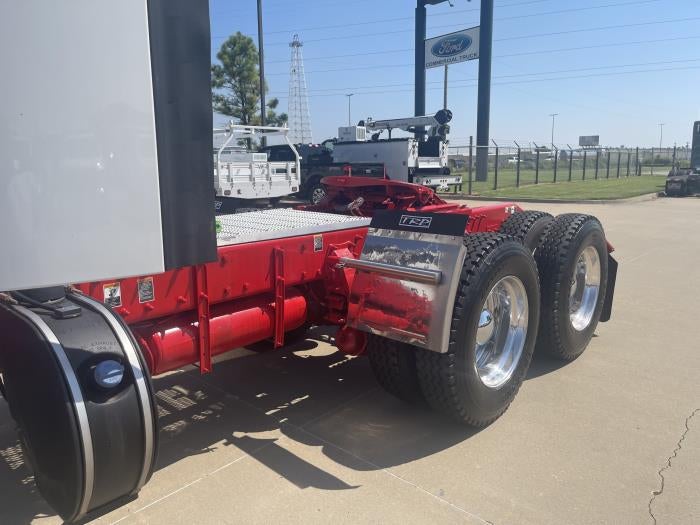 2022 Peterbilt 567 Base