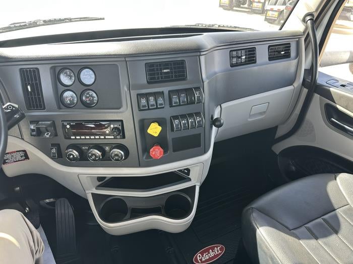 2023 Peterbilt 567 Base