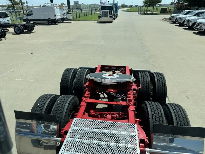2023 Peterbilt 567 Base