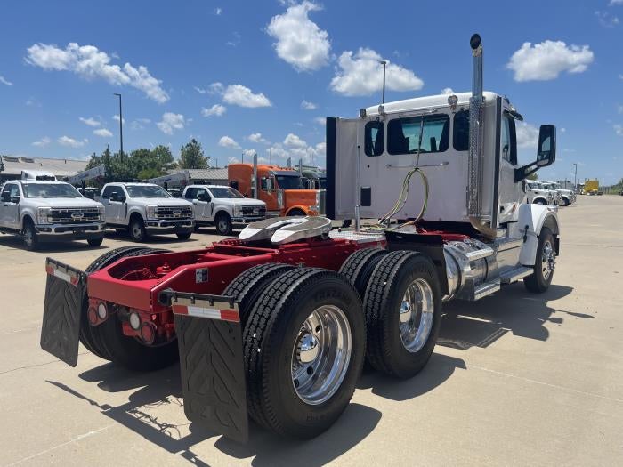 2022 Peterbilt 567 Base