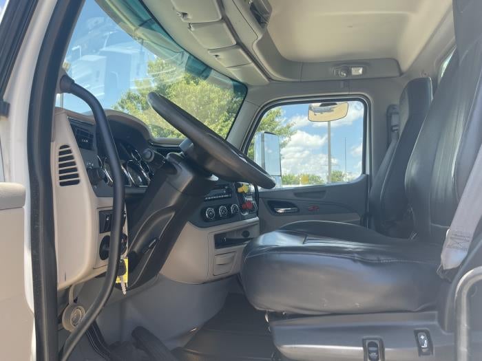 2022 Peterbilt 567 Base