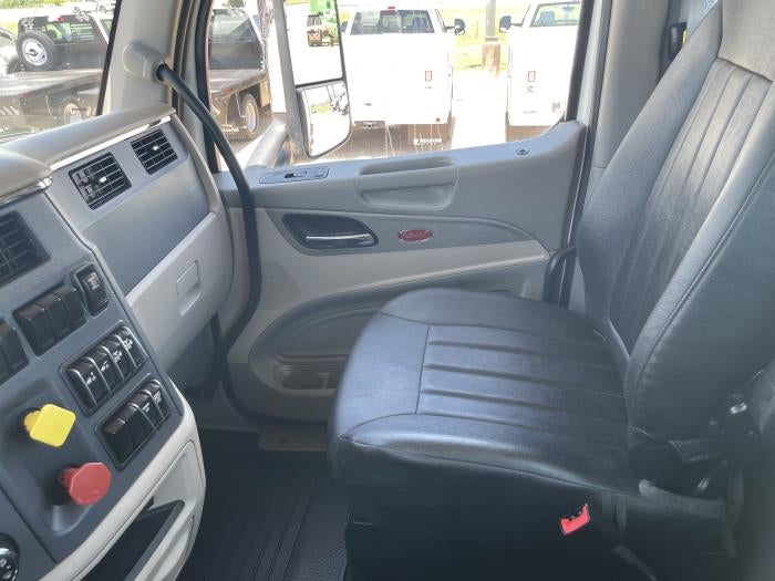 2022 Peterbilt 567 Base