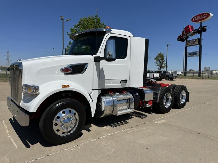 2023 Peterbilt 567 Base
