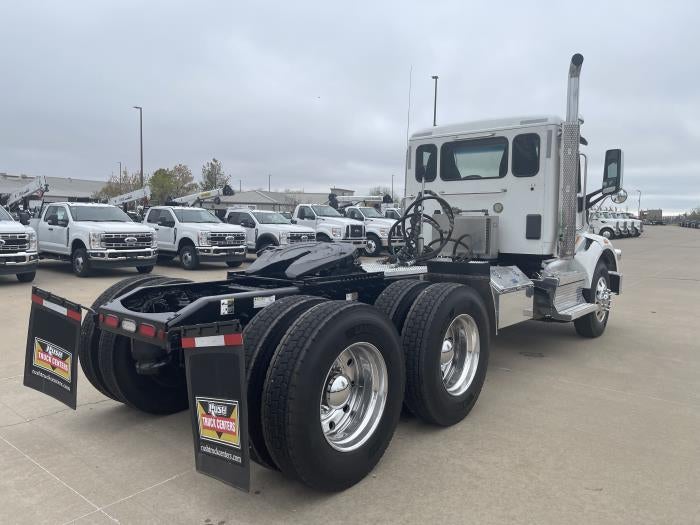 2020 Peterbilt 567 Base