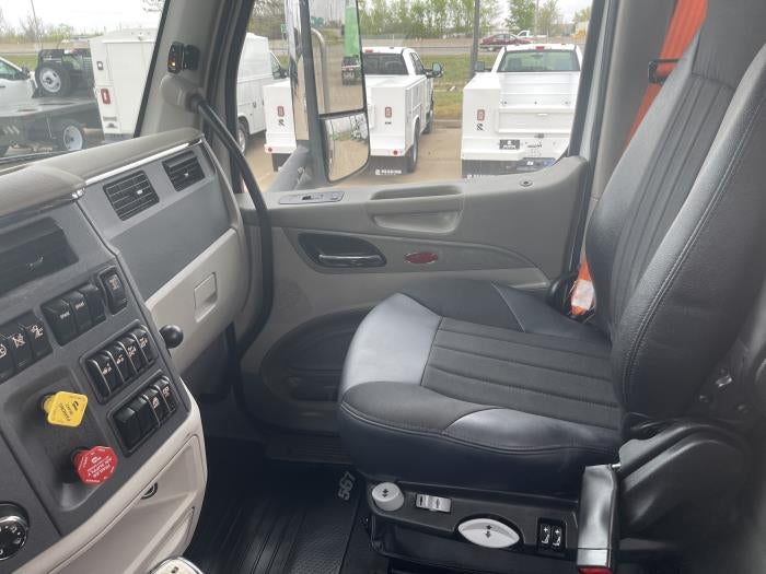2020 Peterbilt 567 Base