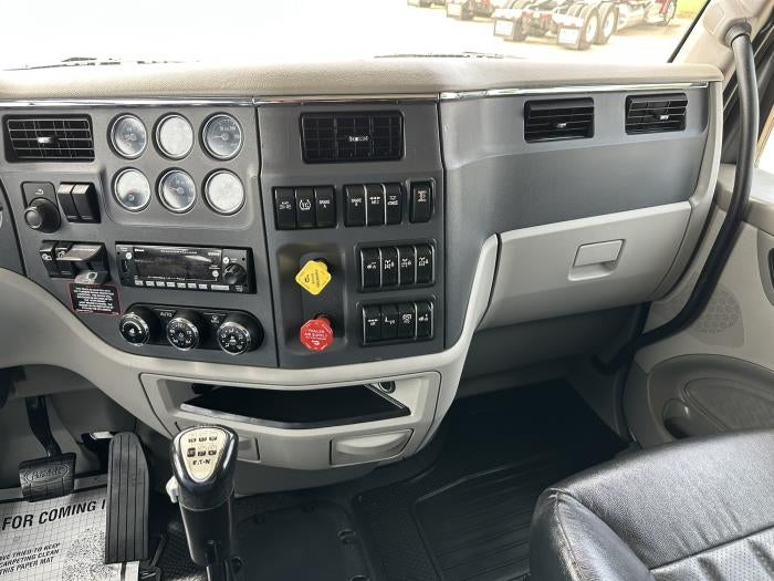 2021 Peterbilt 567 Base