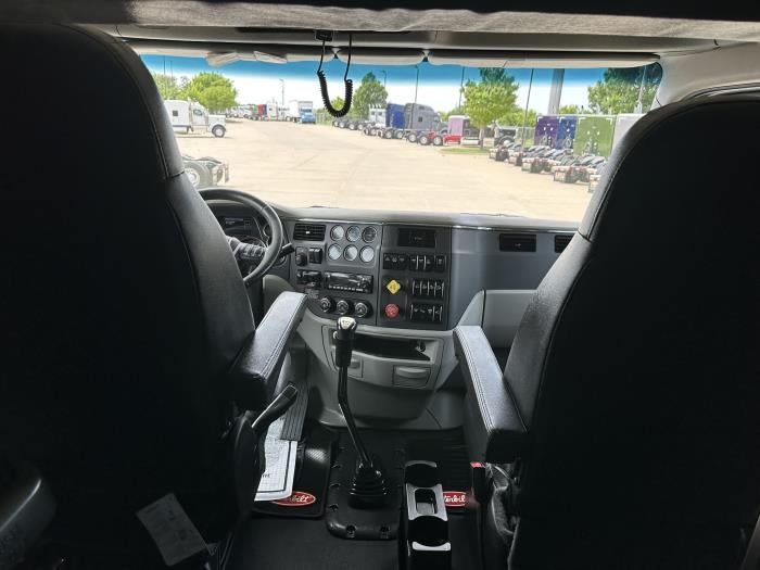 2021 Peterbilt 567 Base