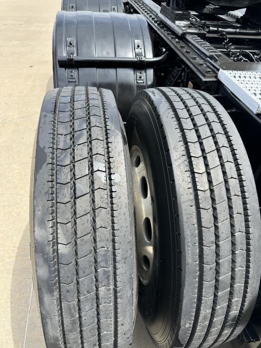 2021 Peterbilt 567 Base