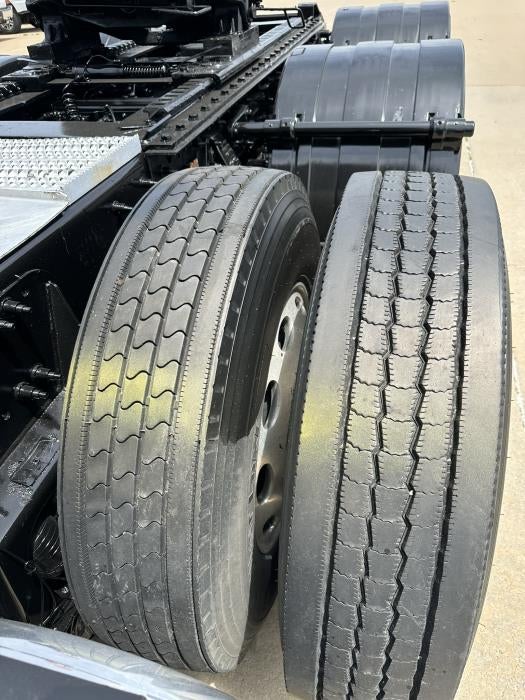2021 Peterbilt 567 Base