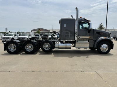 2021 Peterbilt 567 Base