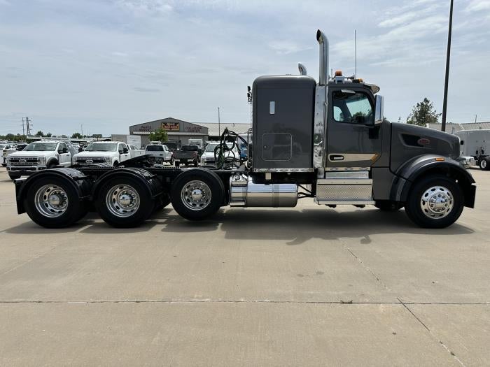 2021 Peterbilt 567 Base