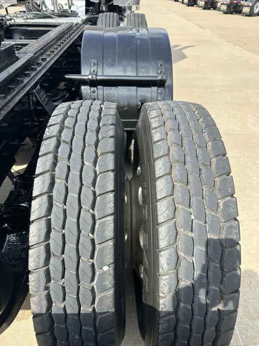 2021 Peterbilt 567 Base