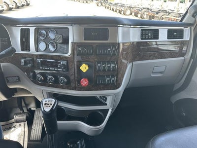2025 Peterbilt 589 Base