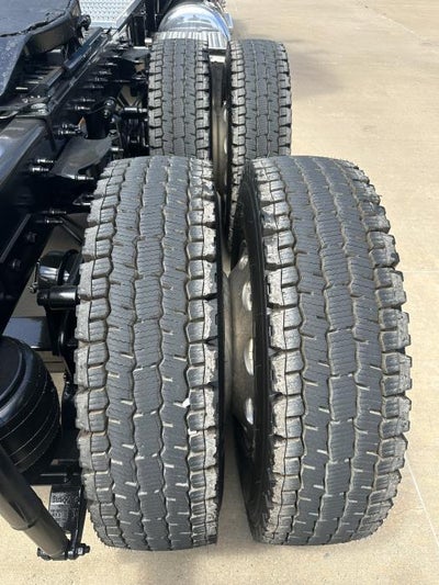 2025 Peterbilt 589 Base