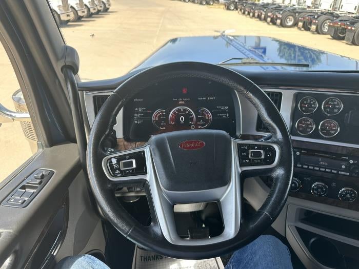 2025 Peterbilt 589 Base