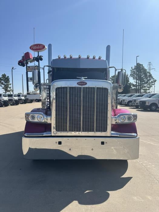 2025 Peterbilt 589 Base