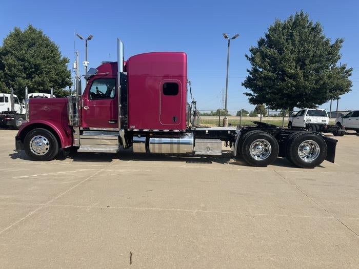 2025 Peterbilt 589 Base