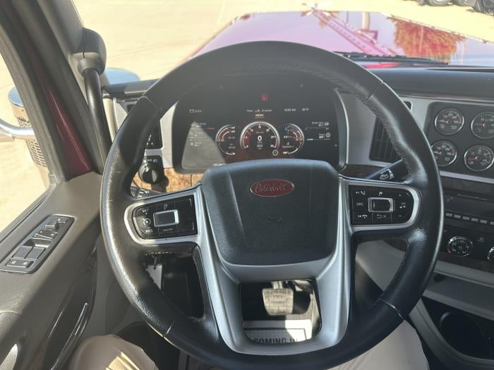 2025 Peterbilt 589 Base