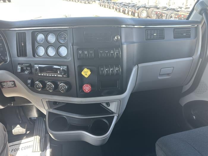 2026 Peterbilt 589 Base